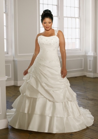 wedding dresses for full figured brides